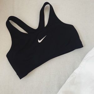 Black nike sports bra